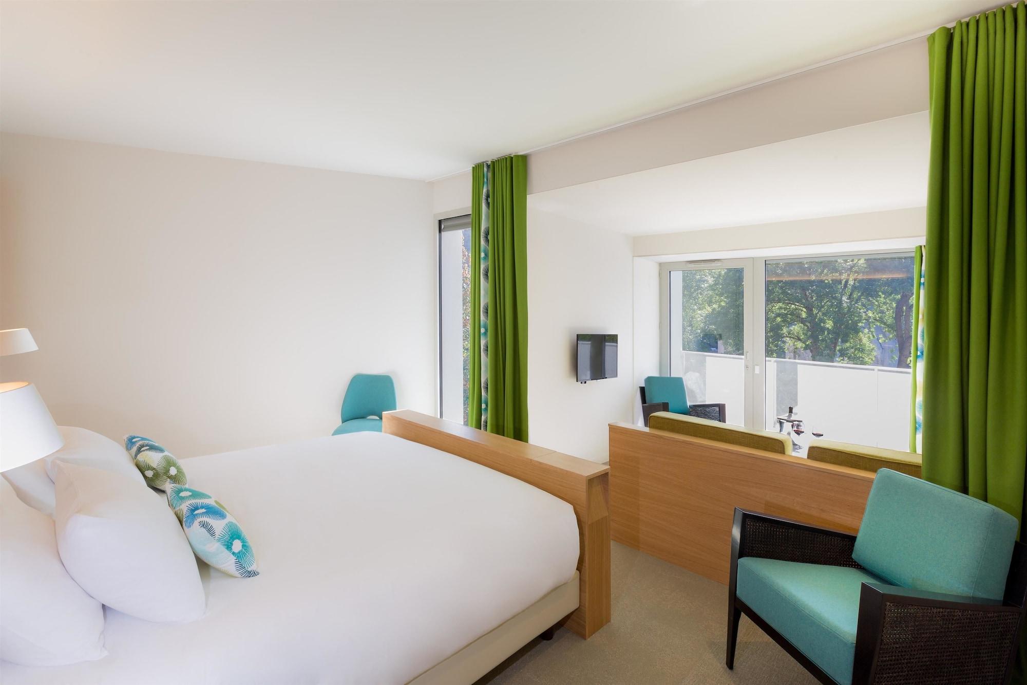 Western Divona Hotel 4*