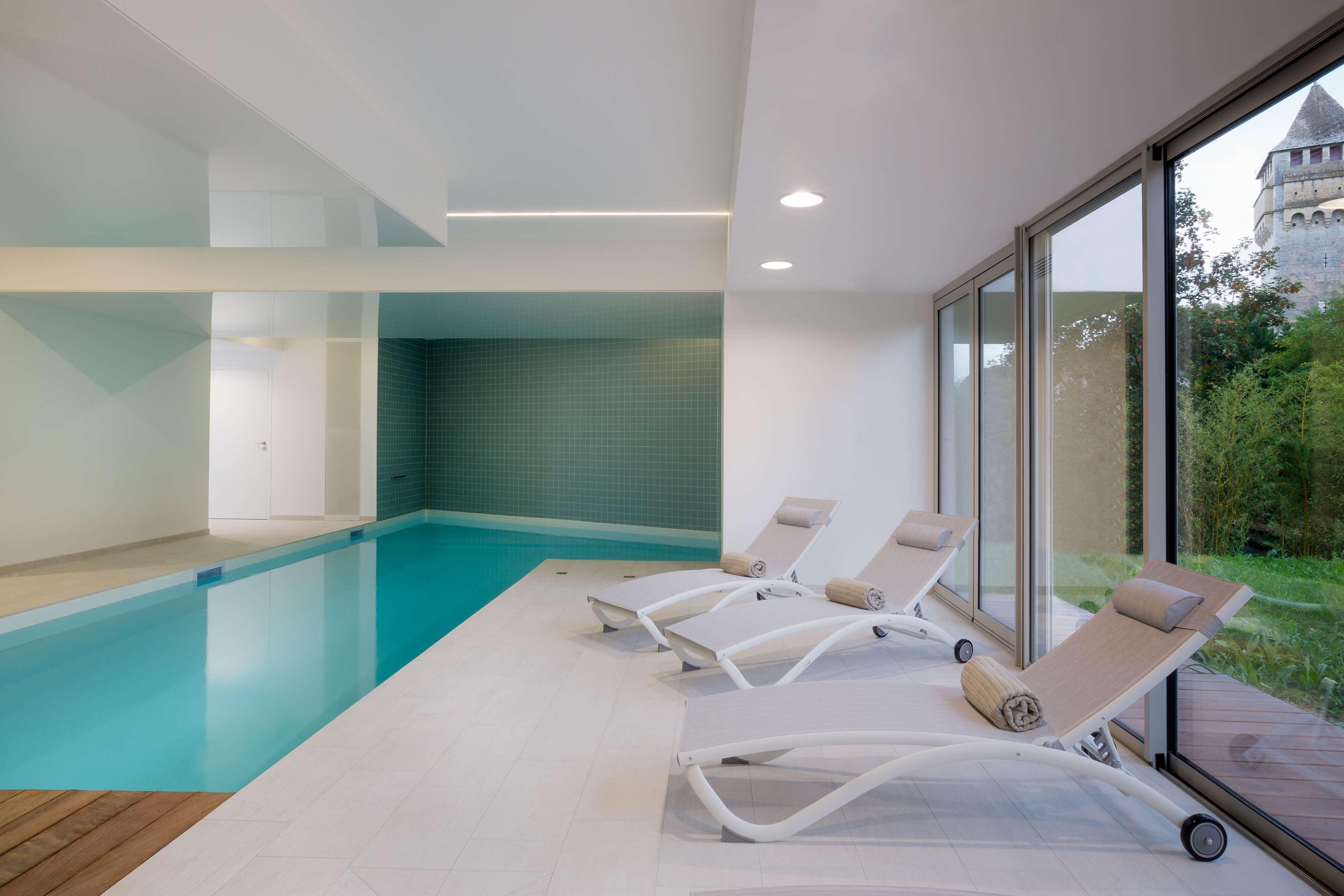 Western Divona Hotel 4*