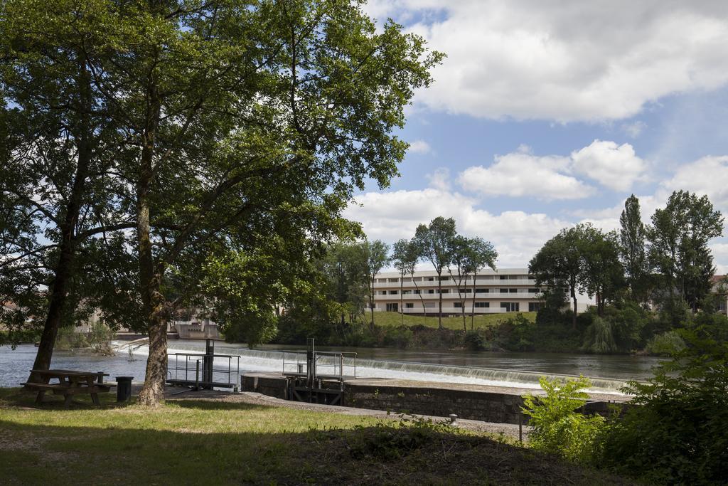 Western Divona Hotel