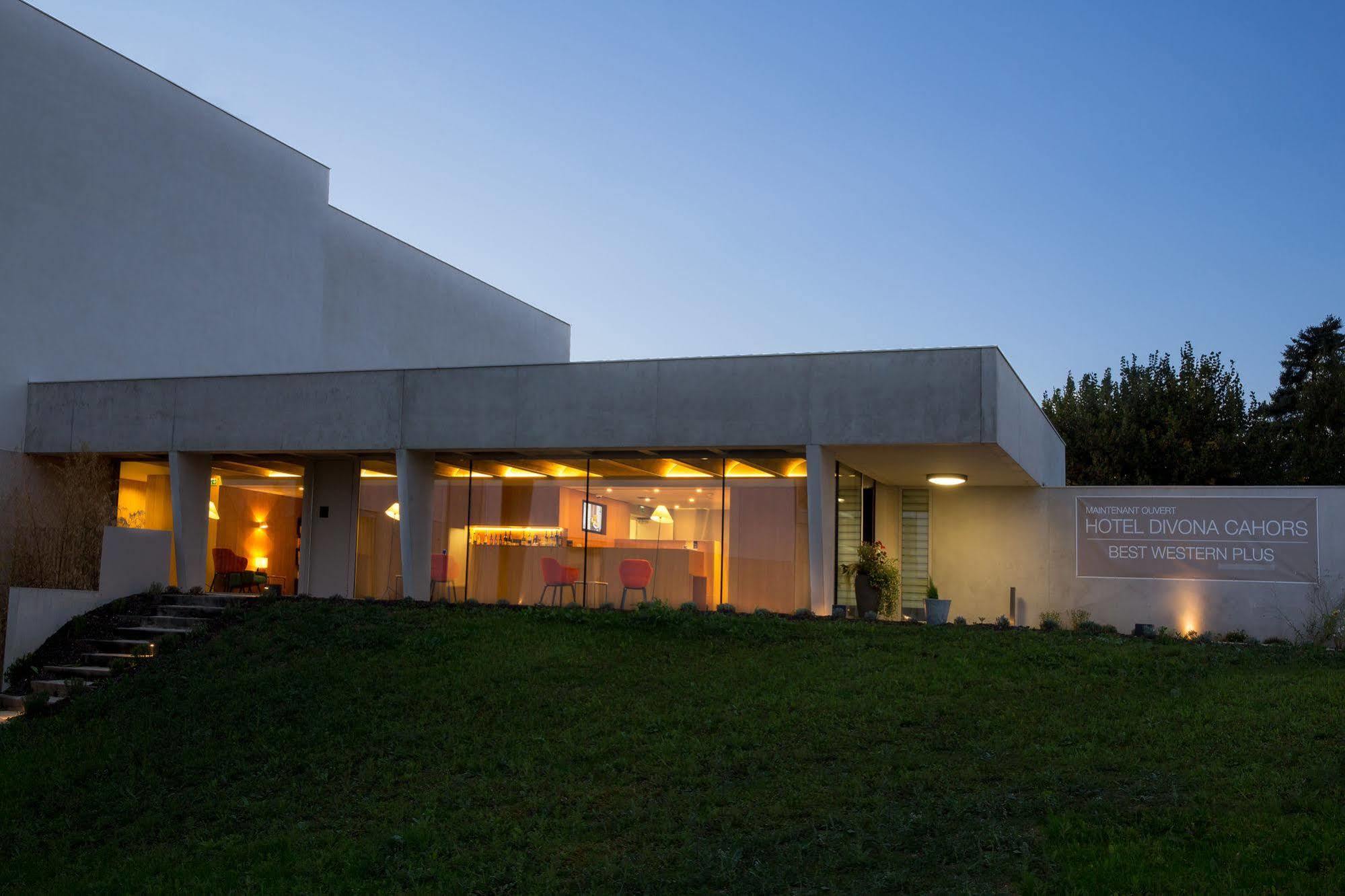 Western Divona 4*